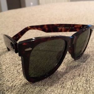 Original Classic Tortoise Wayfarer Sunglasses 😎